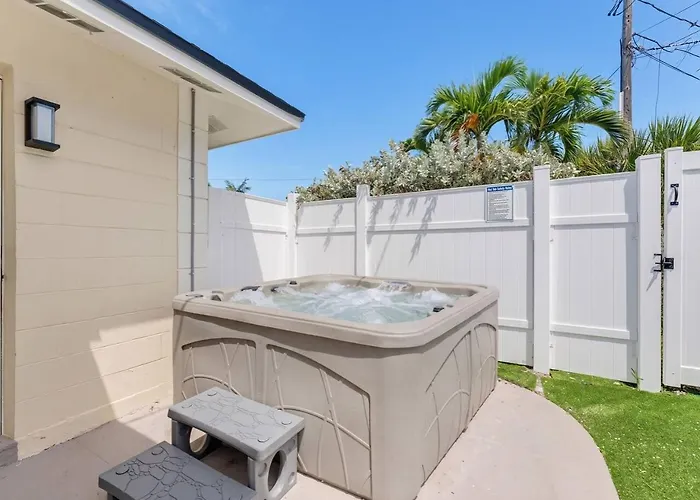 Saltwater-bubbles 1-indian Rocks Apartment