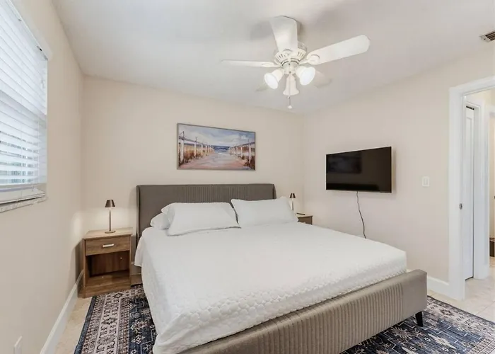 Saltwater-bubbles 1-indian Rocks Apartment Clearwater Beach